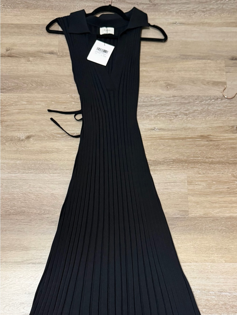 DISSH Black Pleated Maxi Dress with Collar